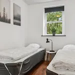 Five-bedroom In *