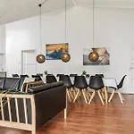 Five-bedroom In *