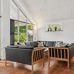 Сasa de vacaciones Five-bedroom In
