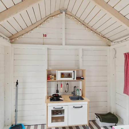 Gorgeous Home In Grenaa With Sauna Feriehus