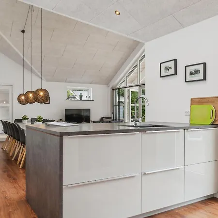 Amazing In With Kitchen