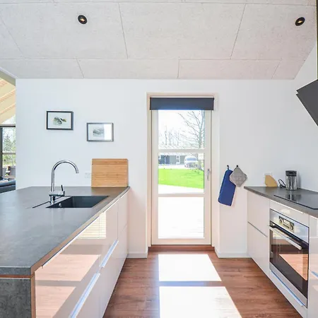 Five-bedroom In Feriehus