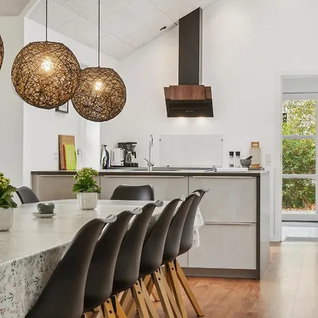 Five-bedroom In Feriehus *