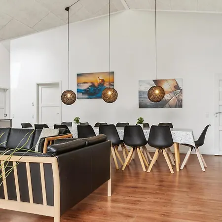 Five-bedroom In *