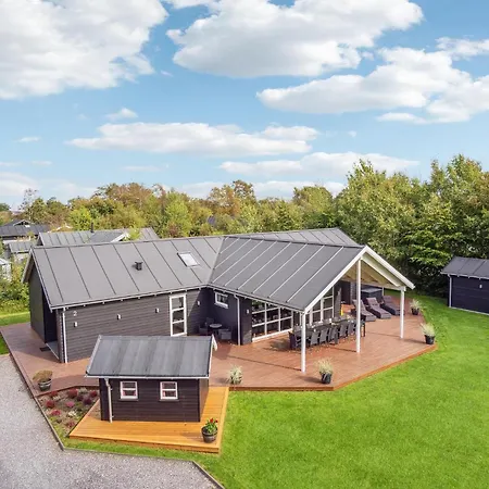 Five-bedroom In Feriehus