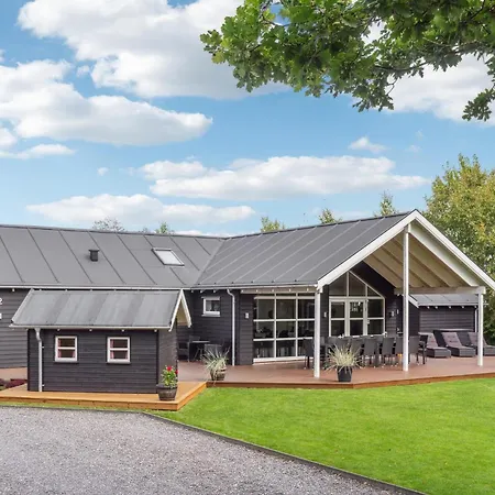 Gorgeous Home In Grenaa With Sauna *